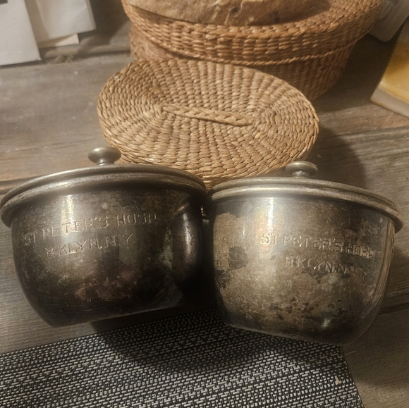 VTG.ST.PETERS HOSPITALBKLN.NY PEWTER MEDICAL CANISTERS. OPENED MID 1800s~1950s.